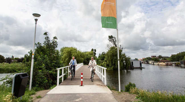 Overdracht fietsbrug Zijkanaal Halfweg