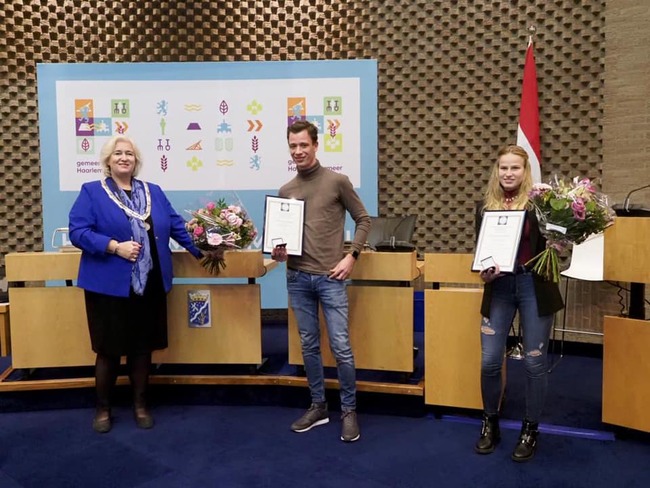 Redders van 76-jarige vrouw beloond met zilveren penning
