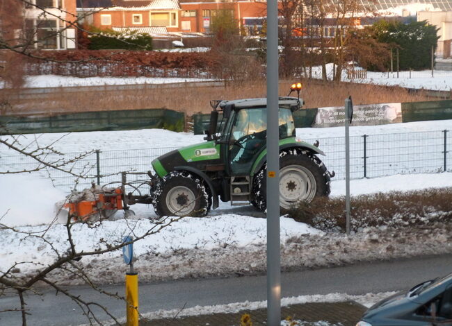 Haarlemmermeerse boeren helpen bij sneeuwruimen