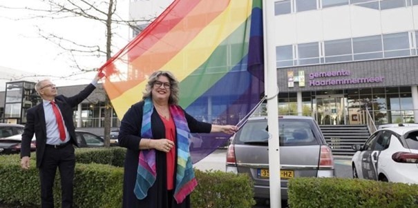 Dóórgaan met regenboogbeleid moet
