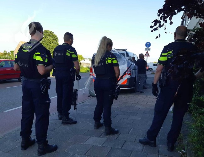 Grote politie-inzet Zwanenburg voor messenzwaaier