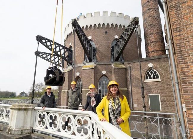 Zuigerkleppen stoomgemaal teruggeplaatst