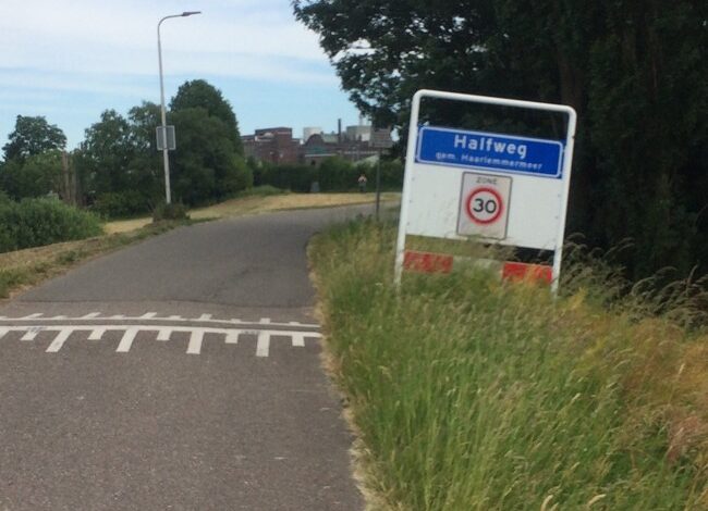 Publiek neemt kennis van renovatieplannen Brug Halfweg