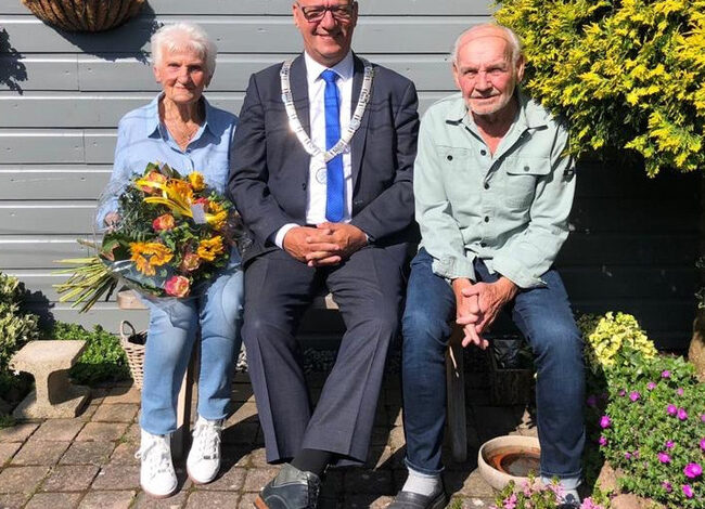 Locoburgemeester Johan Rip bezoekt dubbelfeest