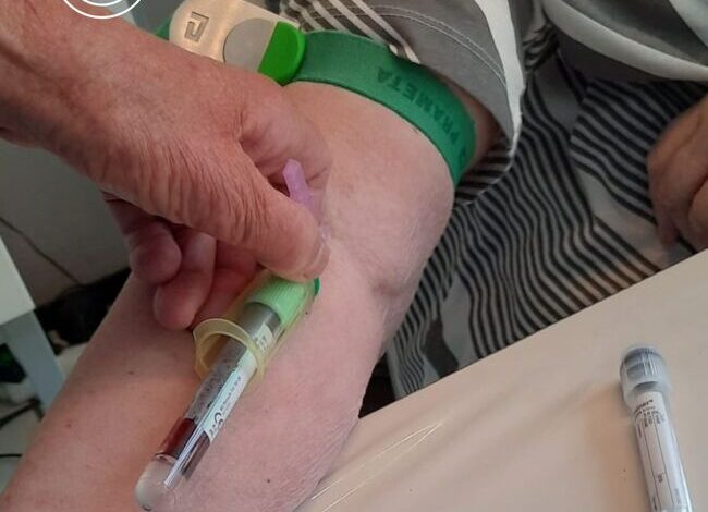 Zorgelijk lange wachttijden voor bloedprikken