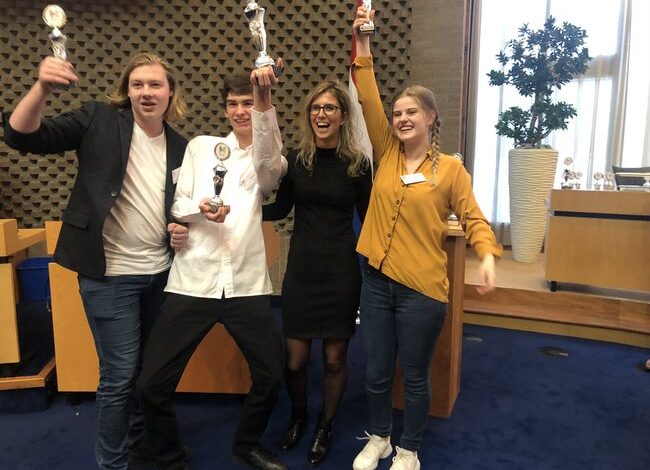 Kaj Munk College wint scholierendebat