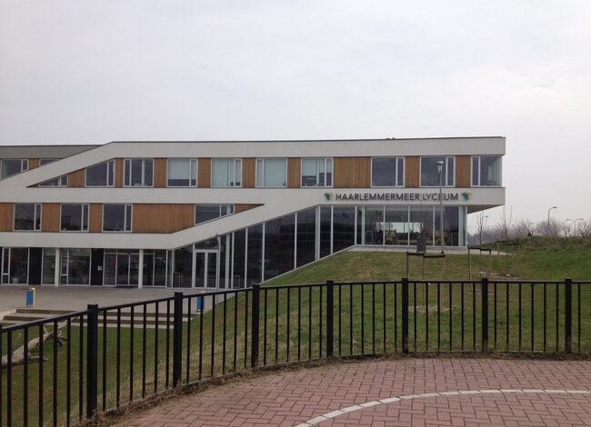 Leerlingen Haarlemmermeerlyceum weer naar school