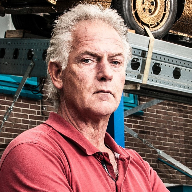 Hoofddorpse kunstenaar geeft Poetin the finger