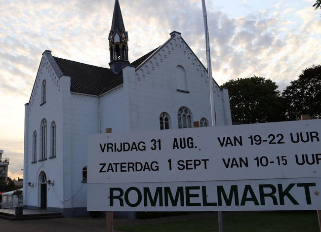Rommelmarkt in Nieuw-Vennepse kerk