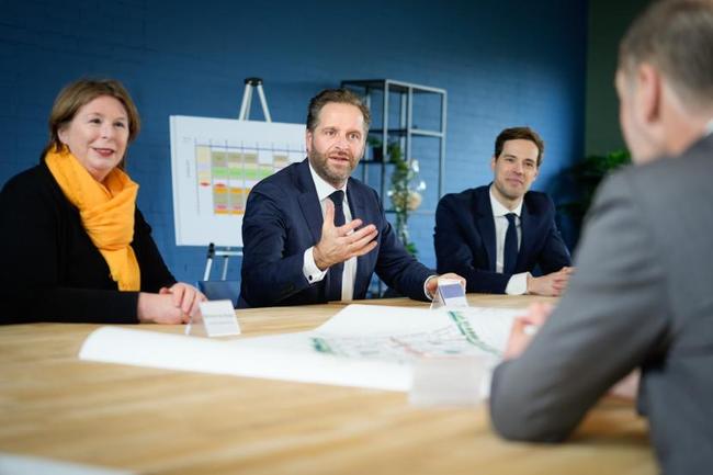 Minister De Jonge bij start bouw Westerdreefkwartier