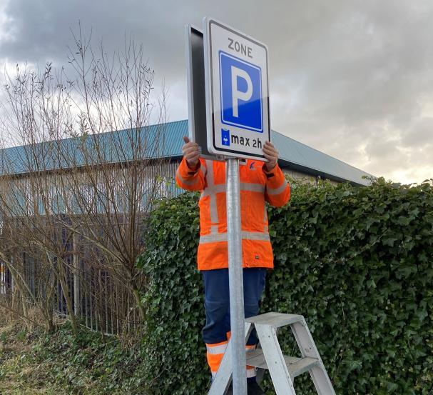 Parkeeroverlast in Zwanenburg door blauwe zones Halfweg