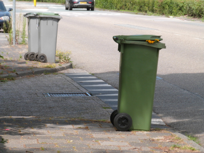 Afvalcoaches gaan kijken wie grote kliko nodig heeft