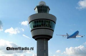 TUI Boeing maakt noodlanding op Schiphol
