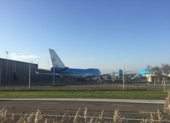 Botsing op Schiphol tussen Jumbo en Airbus