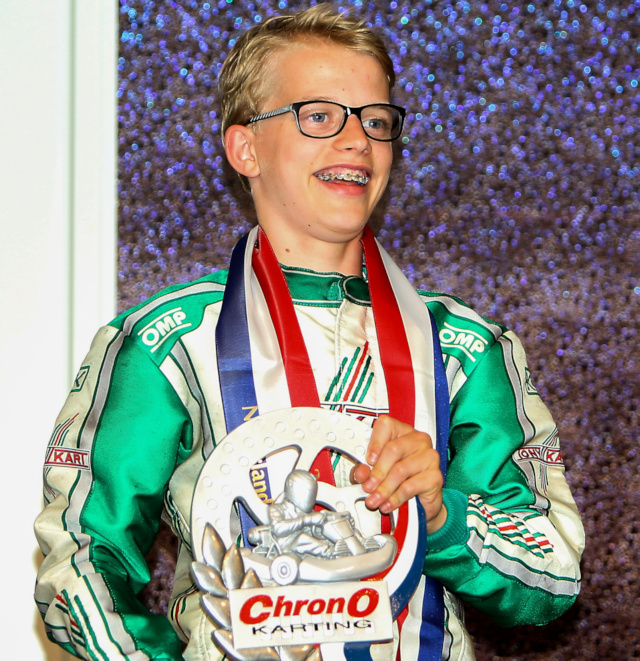 Kartcoureur Devyan Roest racet richting de top