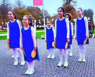 Burgemeester begroet Sinterklaas met trots