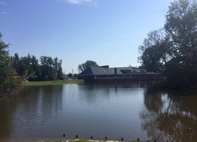 Einsteinlaan Badhoevedorp wordt (brom-)fietspad