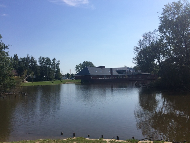Einsteinlaan Badhoevedorp wordt (brom-)fietspad
