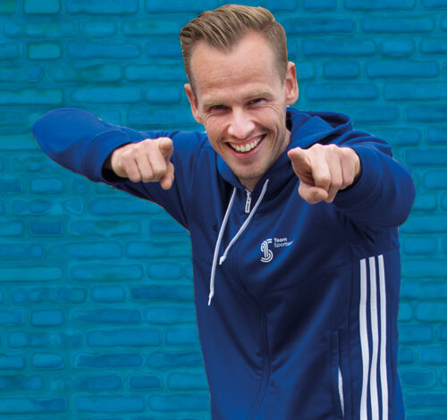 Team Sportservice geeft sportlessen via Facebook-live