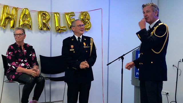 Brandweerkruis voor Charles Meijer