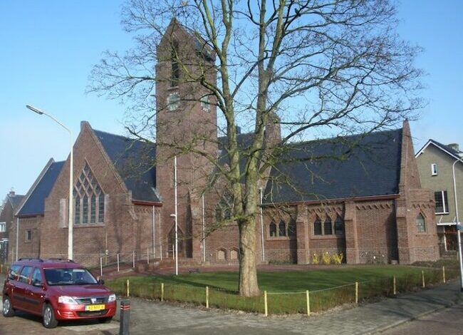 Honderd jaar bazaar in kerk Halfweg