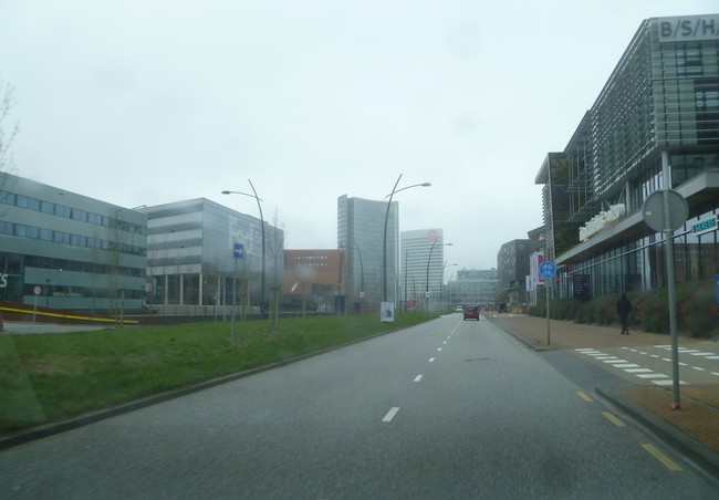 Auto te water in Hoofddorp