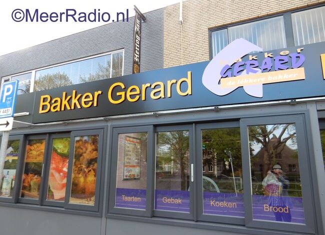 Winterdorp in etalage bakker Gerard blijkt publiekstrekker