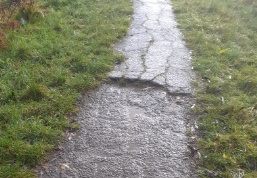 Opknapbeurt wandelpad in park Zwaansbroek