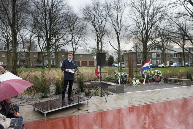 Krans gelegd voor verzetsstrijders Badhoevedorp
