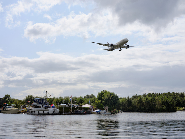 75 Schipholmedewerkers krijgen vast contract