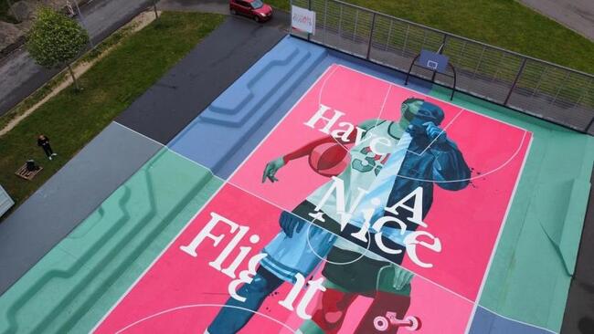 Basketbalveld omgetoverd tot kunstwerk