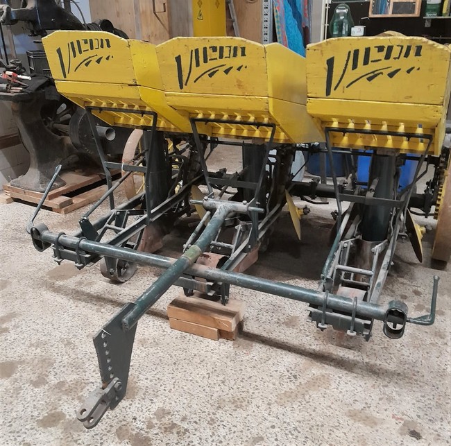 Demonstratie met oude aardappelpoter in Plesmanhoek