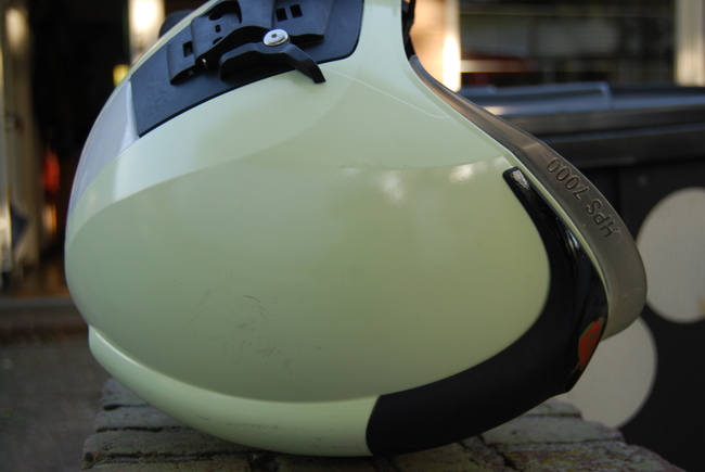 Auto zwaar beschadigd door brand