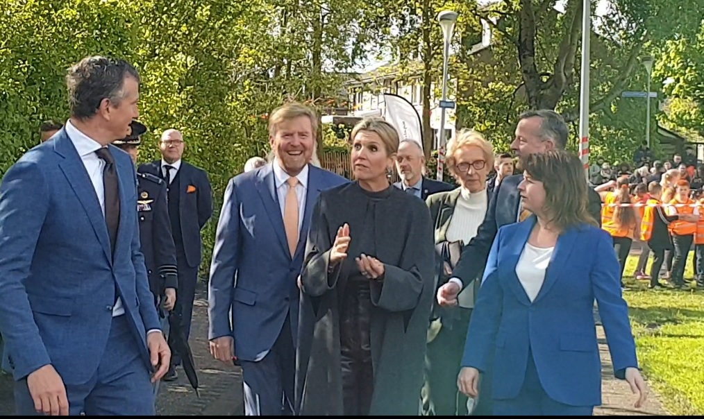 Oranje sportfeestje met koning en koningin in Hoofddorp