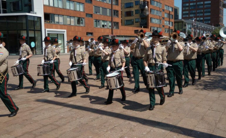 1 juni aftrap Fanfare Festival op zomermarkt Hoofddorp