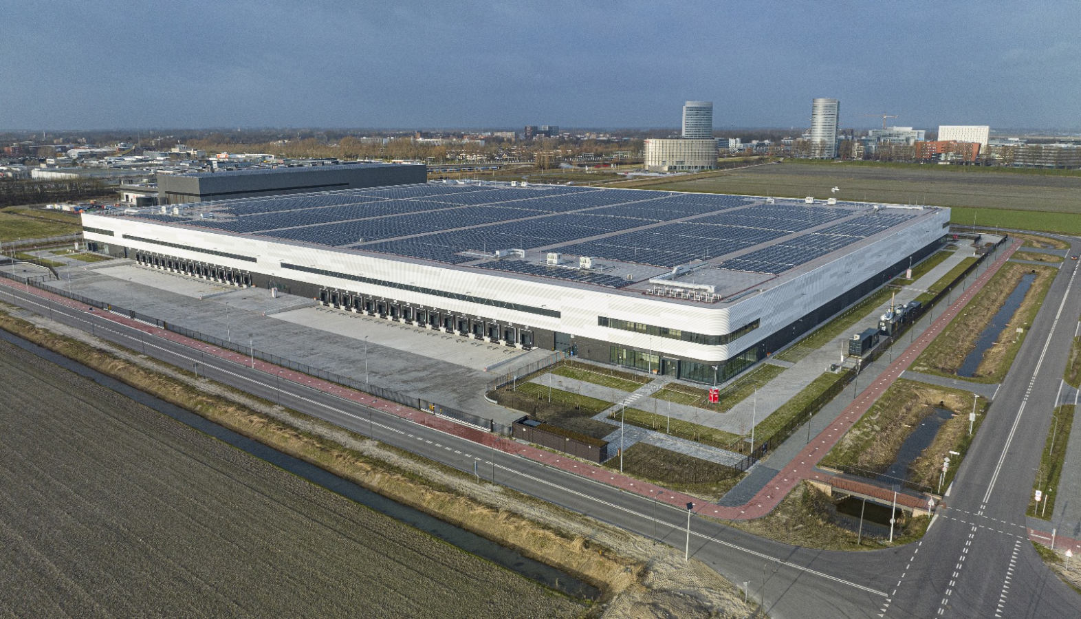 Schiphol Trade Park en Liander delen innovatief elektriciteitsnetwerk
