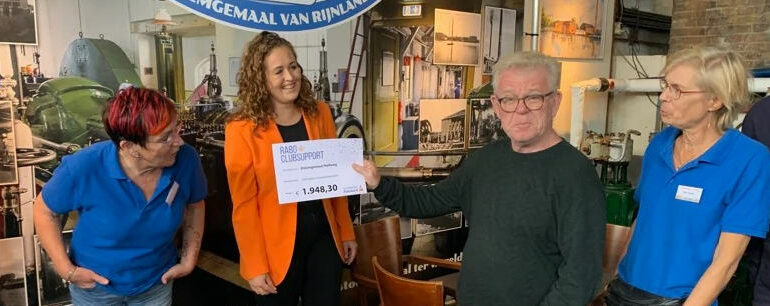 Stoomgemaal Halfweg ontvangt cheque