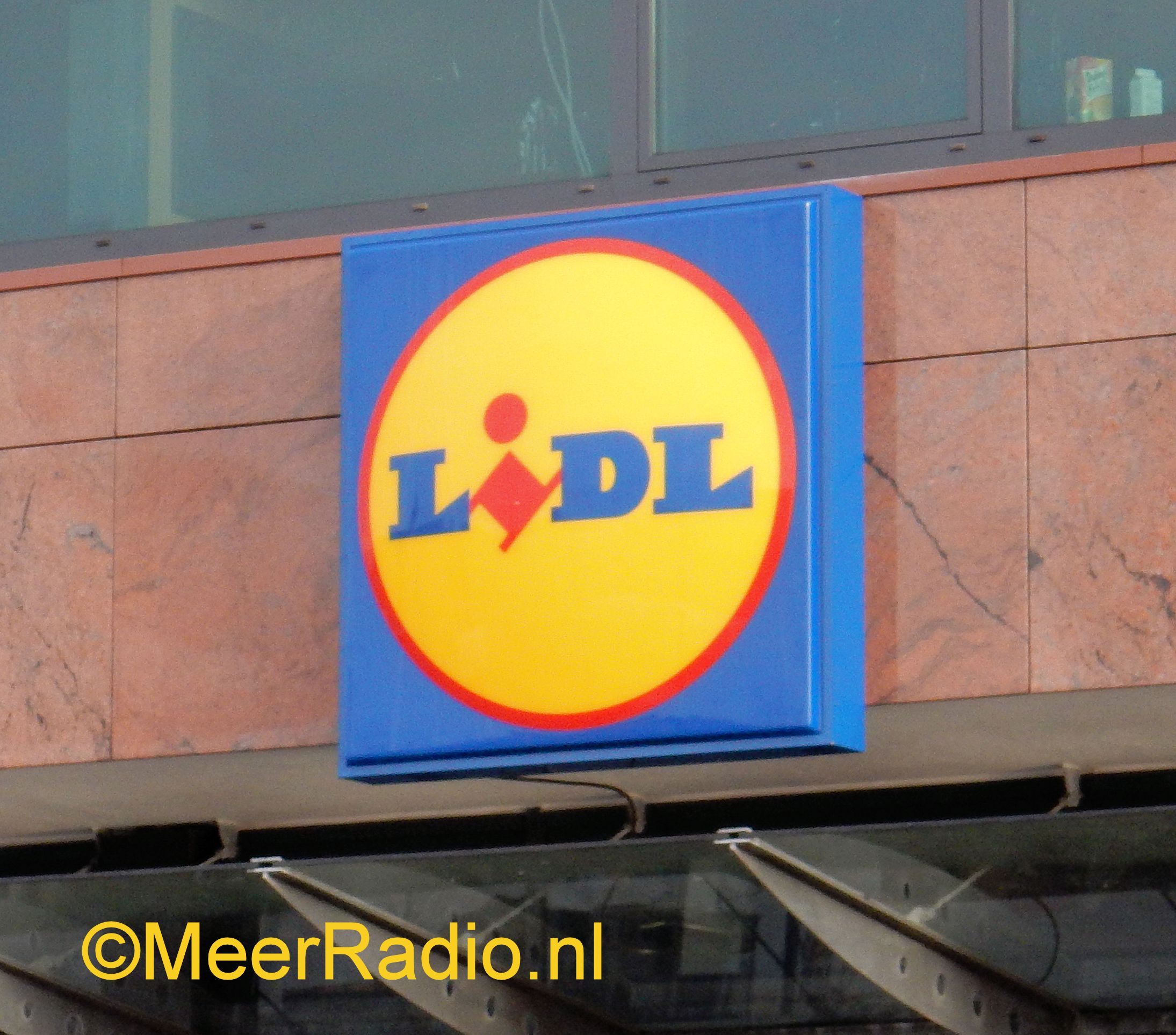 Mogelijke explosie bij Lidl in Badhoevedorp