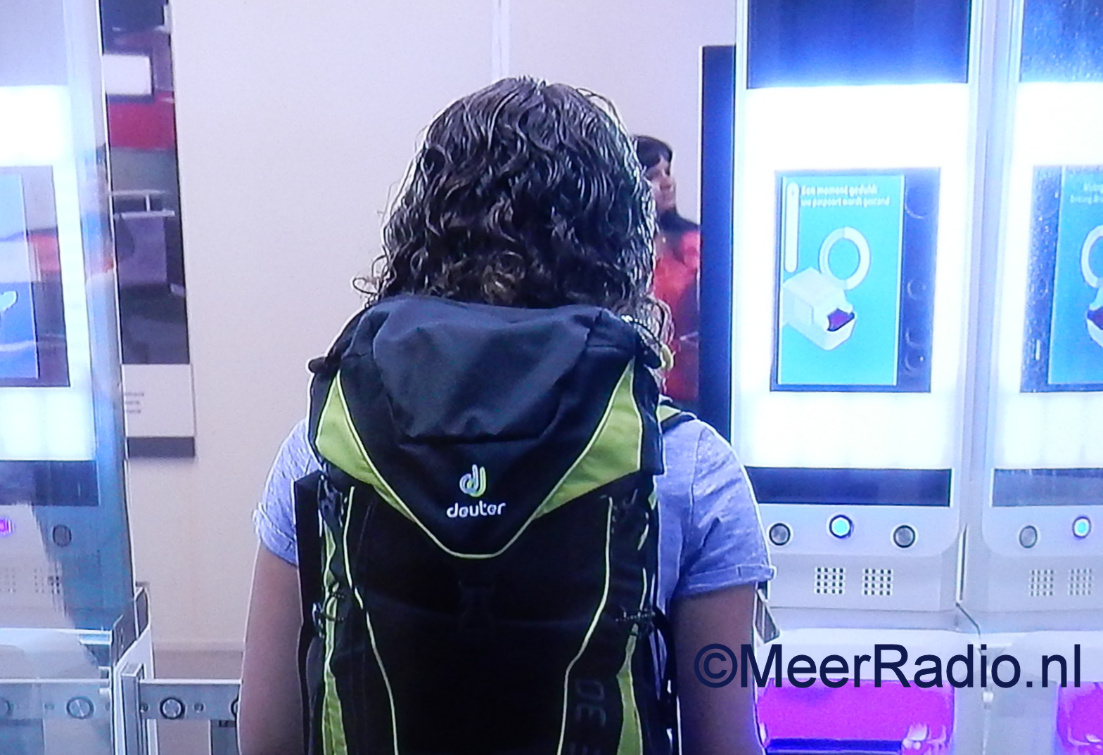 Schiphol zet extra mensen in voor nieuw paspoortsysteem