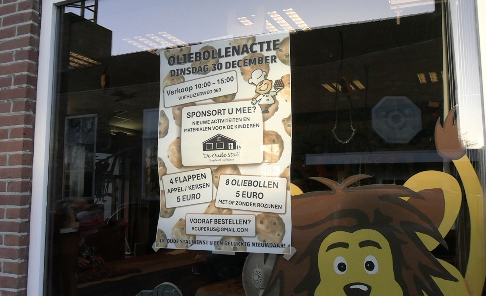 Heerlijke oliebollen uit Vijfhuizen, vers gebakken voor jeugdclub De Oude Stal 