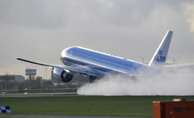 Vijftien gemeenten roepen kabinet op tot nachtsluiting Schiphol