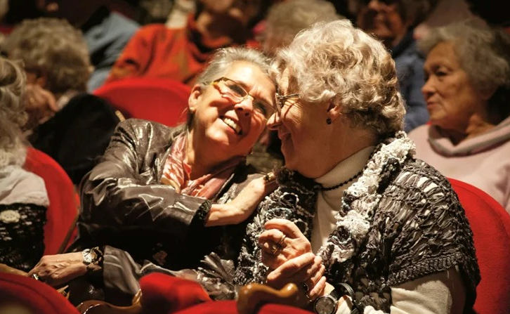 Vier het Leven brengt ouderen weer samen op pad