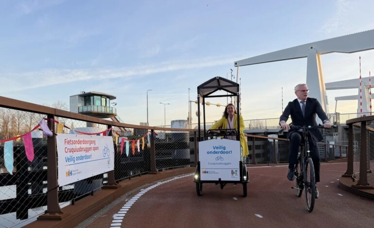 Fietsonderdoorgang bij Cruquiusbruggen in gebruik genomen