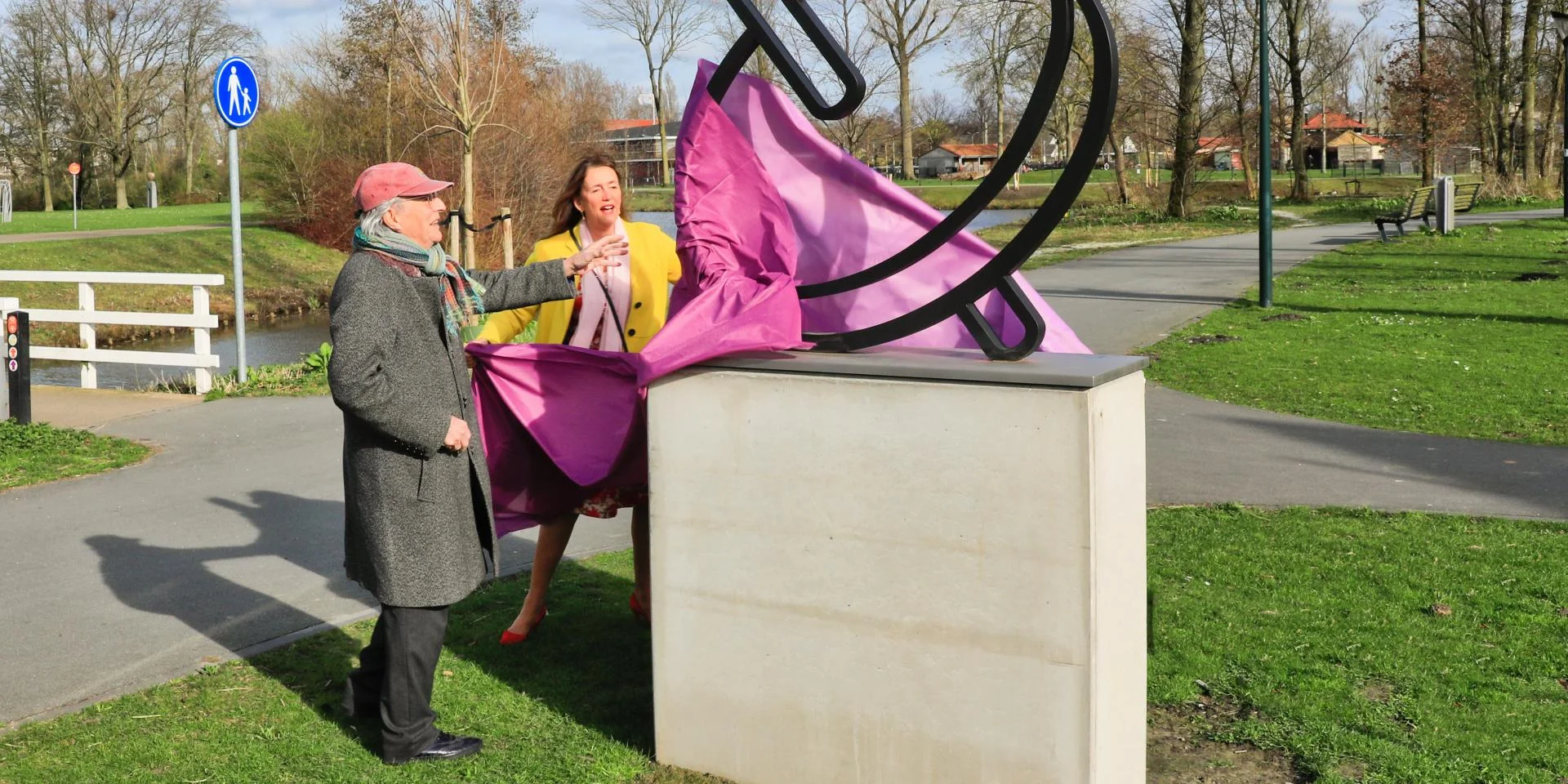 Eerste kunstwerk langs Groene Lint in Badhoevedorp onthuld