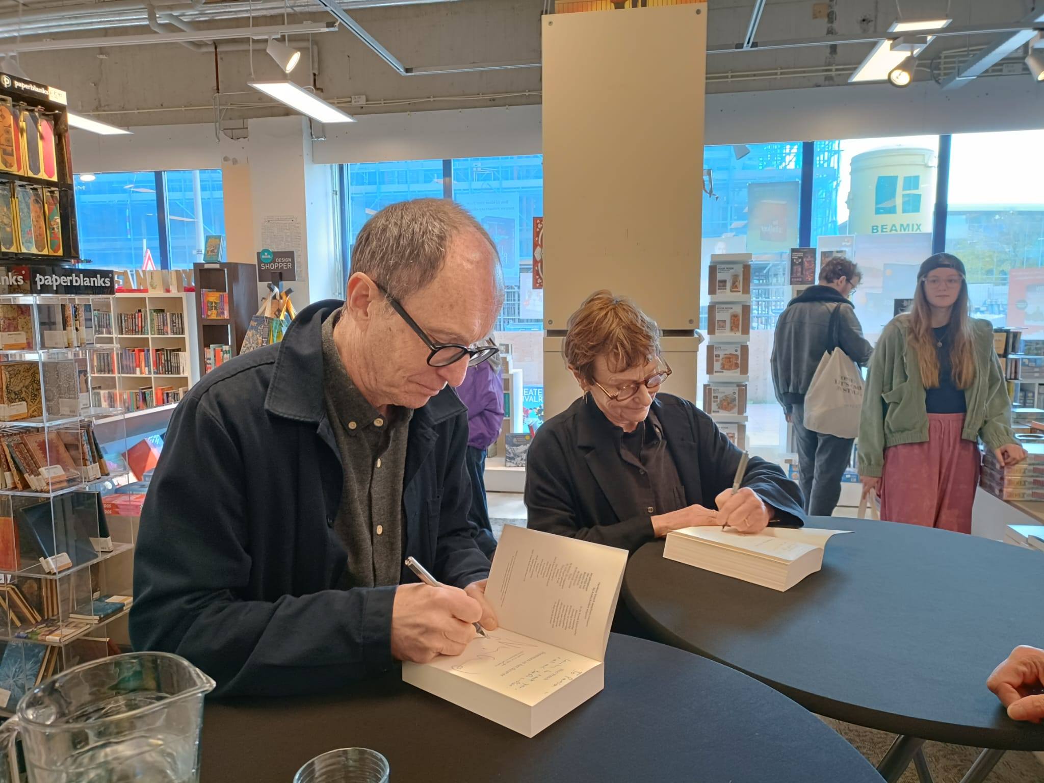Nicci French signeren bij Boekhandel Stevens
