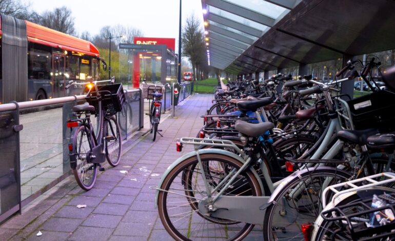 Fietser mishandeld door jonge maaltijdbezorger in Nieuw-Vennep