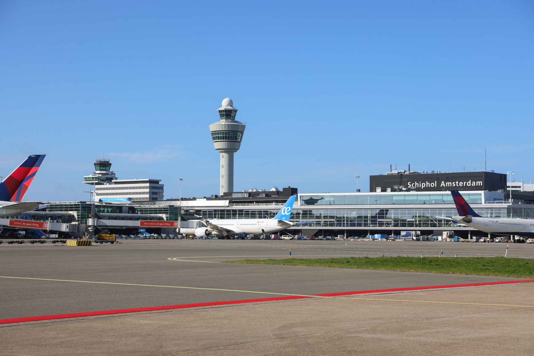 Grootschalige verbouwing Lounge 3 Schiphol