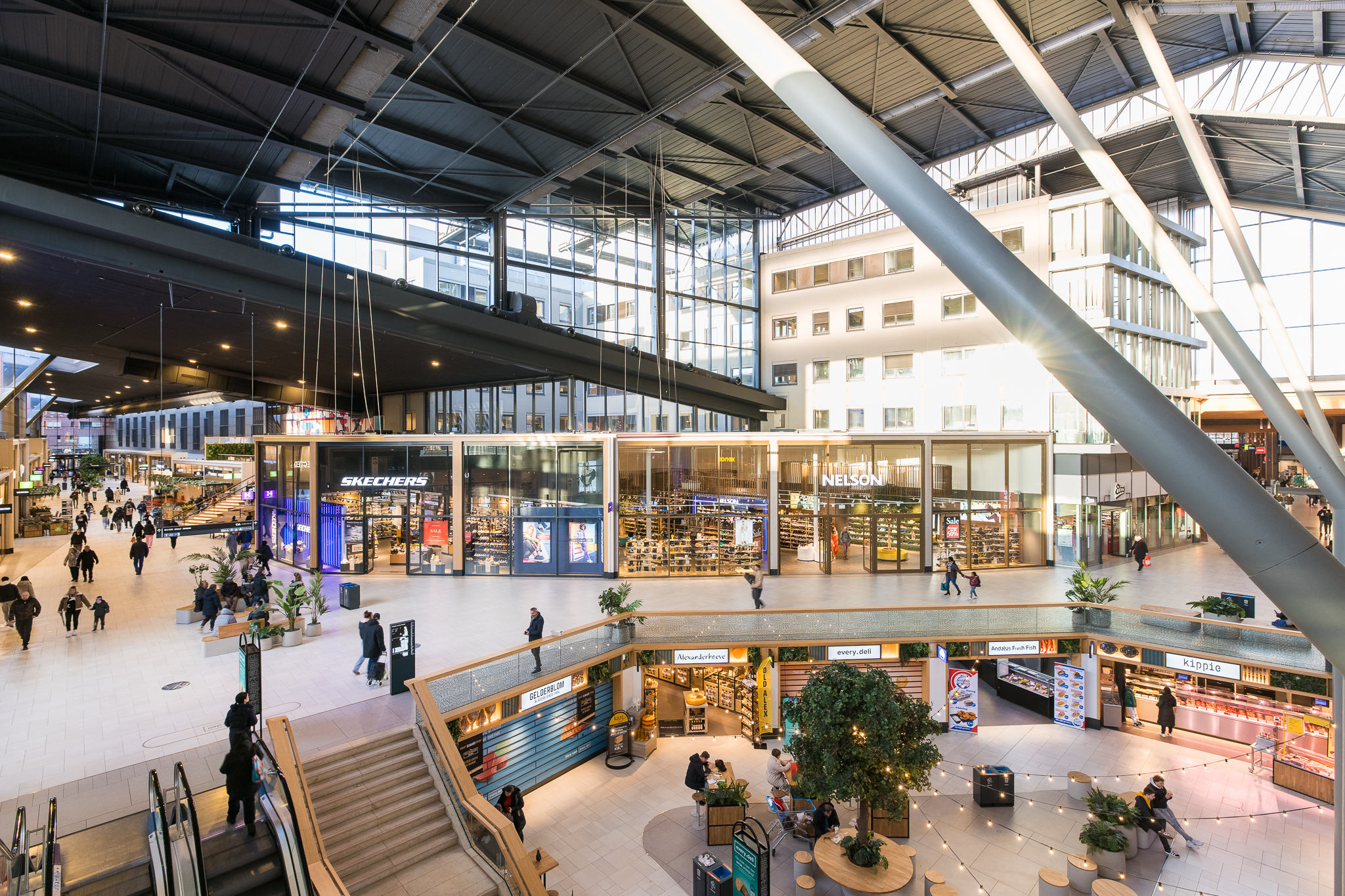 Vier Meren breidt verder uit met nieuwe winkels en services