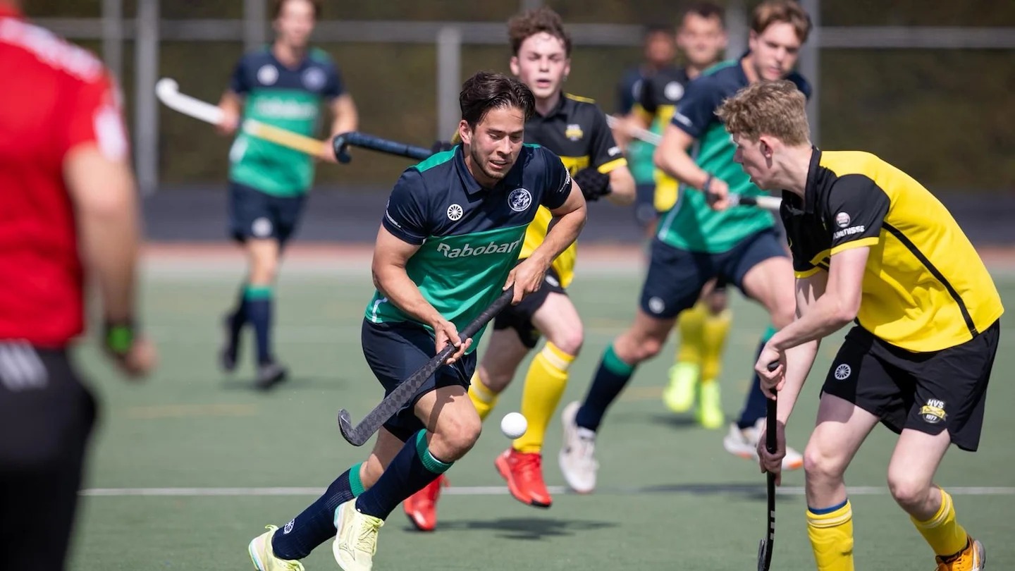 Heren 1 De Kikkers pakt ongeslagen kampioenschap