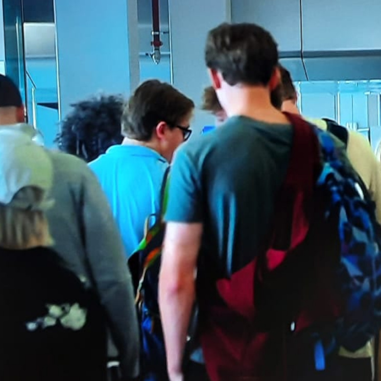 Lange rijen op Schiphol door nieuwe organisatie beveiliging